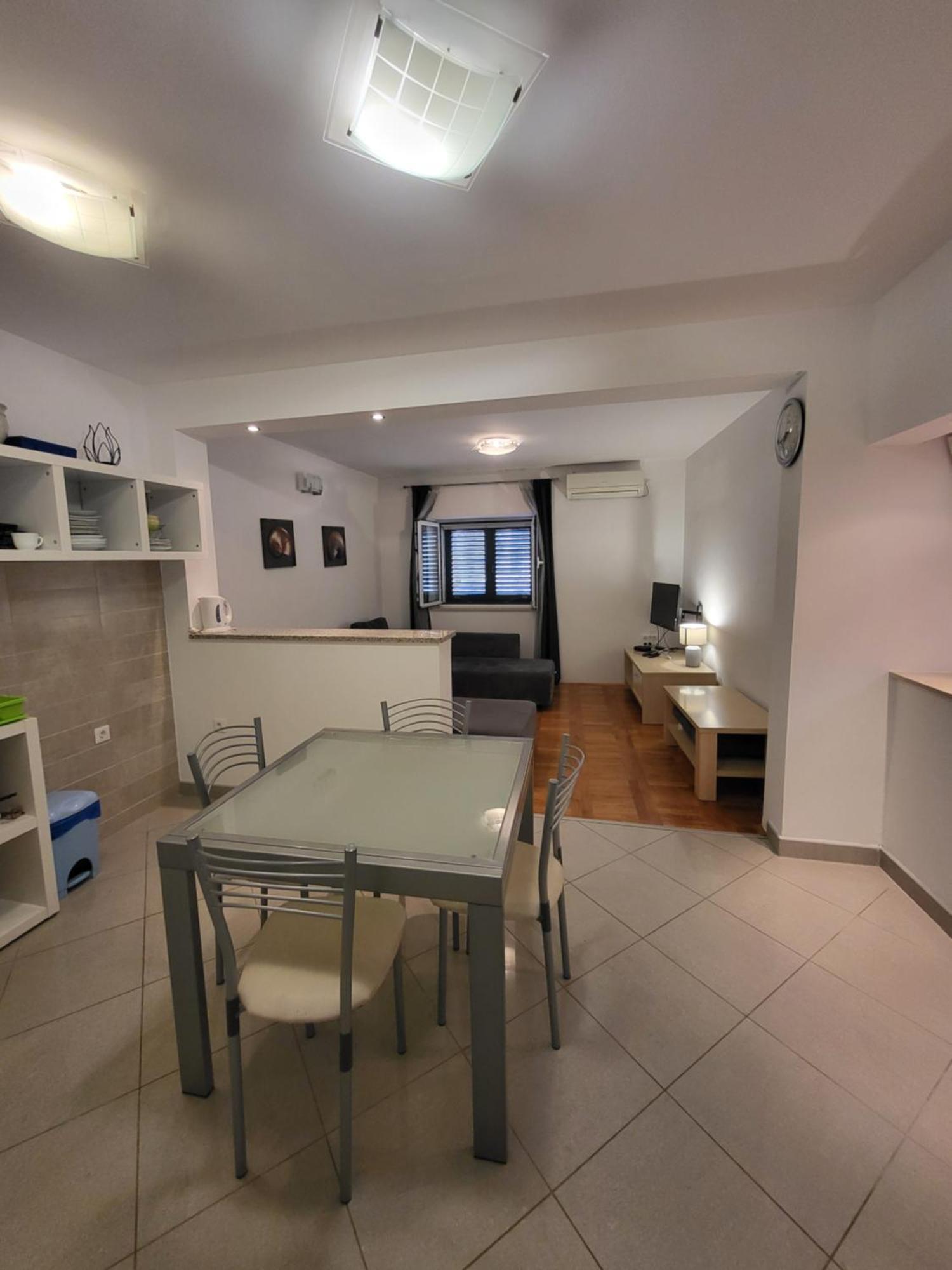 סקארדין Guest Accomodation Zura מראה חיצוני תמונה