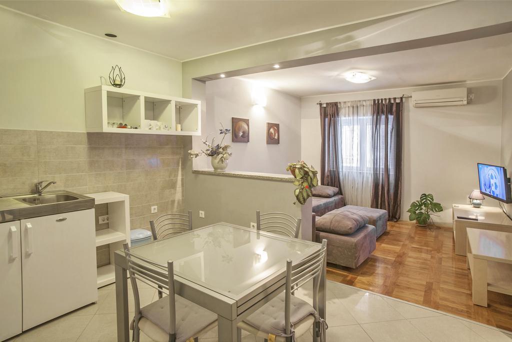 סקארדין Guest Accomodation Zura חדר תמונה