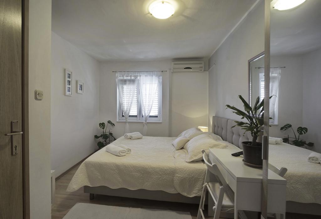 סקארדין Guest Accomodation Zura מראה חיצוני תמונה